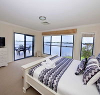 Brookwater- Waterfront on Lake Mulwala - Sydney 4u