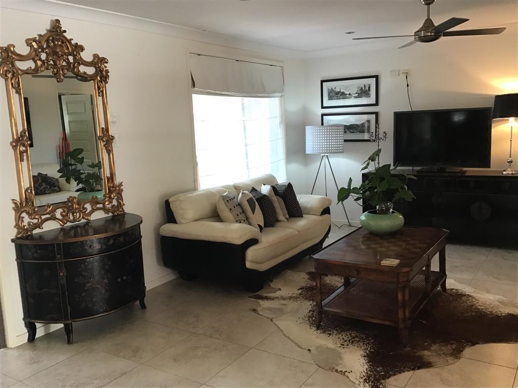 Chevallum QLD Sydney 4u