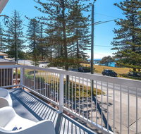 Burleigh - great house room for the boat- across the road from beach - Accommodation Sydney