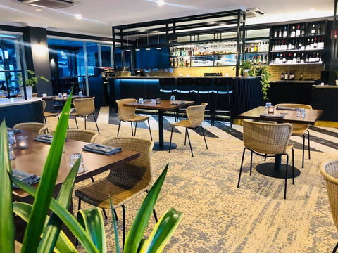 Burnett Riverside Hotel - Accommodation Sydney 1