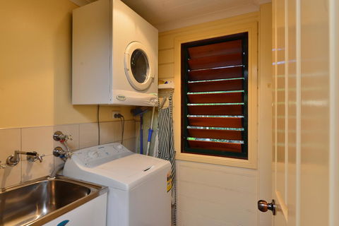 Bushland Cottages And Lodge - Sydney 4u 1