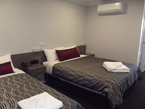 Bushman's Motor Inn - Sydney Resort 1
