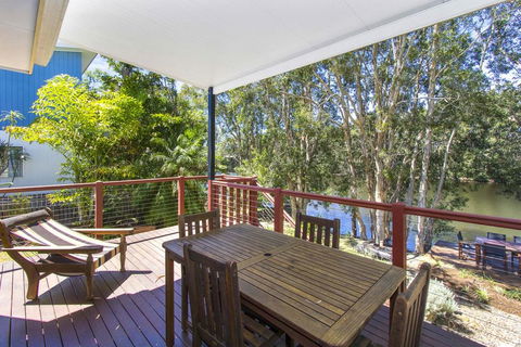 CABARITA BEACH BLISS - HOLIDAY HOME ON THE LAKE - Sydney 4u 3