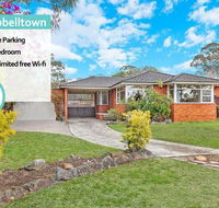 CAMPBELLTOWN HOLIDAY HOME 3 BED  FREE PARKING NCA039 - Sydney 4u
