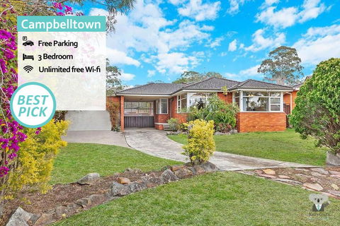 CAMPBELLTOWN HOLIDAY HOME 3 BED + FREE PARKING NCA039 - Accommodation Sydney 0