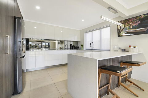 CANAL HOME NEAR MOOLOOLABA - Accommodation Sydney 3