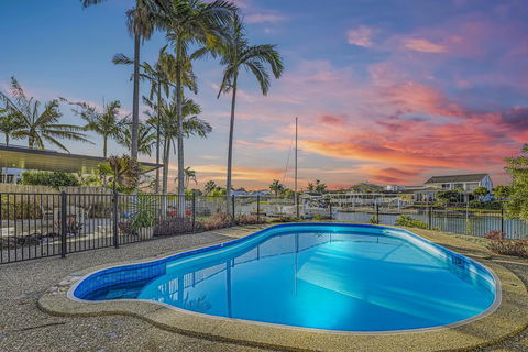 CANAL HOME NEAR MOOLOOLABA - Accommodation Sydney 1