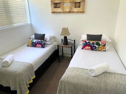 Canberra Short Term And Holiday Accommodation - Sydney 4u 1