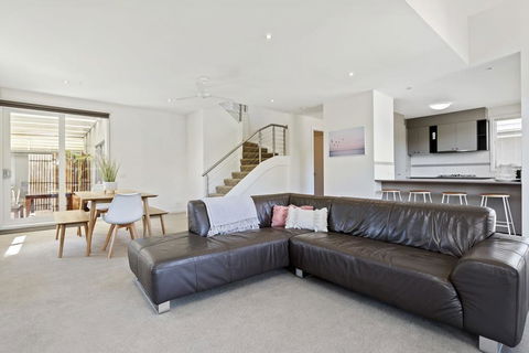 CAPEL'S REST - CAPEL SOUND - Sydney 4u 3