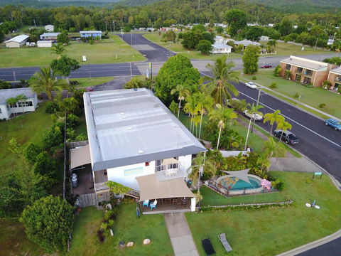 Cardwell Beachfront Motel - Sydney 4u 1