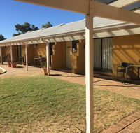 Carnarvon Caravan Park - Sydney 4u