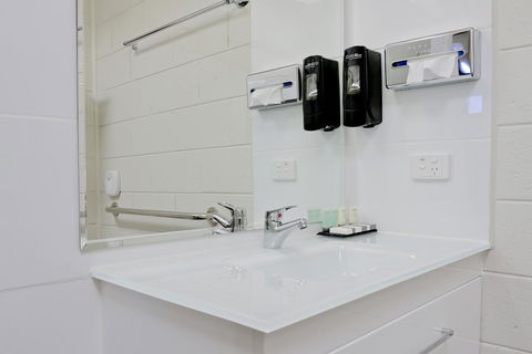 Castle Creek Motel - Accommodation Sydney 2