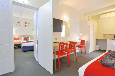 Castle Creek Motel - Accommodation Sydney 1