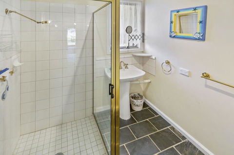 Cedar Cottage - Close To Water And Pet Friendly - Accommodation Sydney 1
