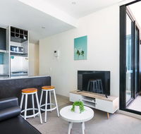 Central and Modern Apartment in Melbourne CBD - Sydney 4u