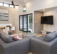 Central Heights - Main Street Views - Sydney 4u