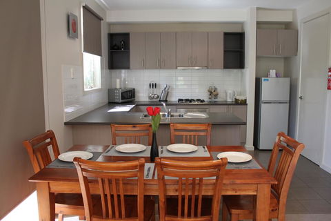 Central Shepparton Apartments - Sydney 4u 2