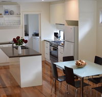 Champagne Stays Apartment - Sydney 4u