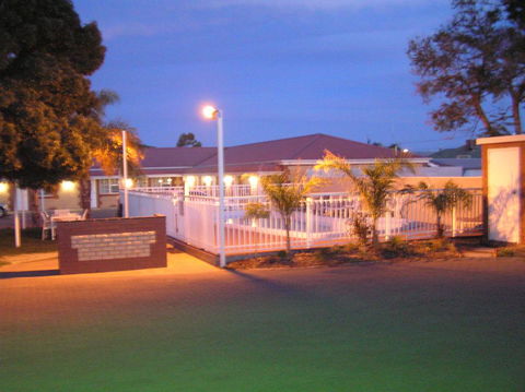 Charles Rasp Motor Inn & Cottages - Sydney 4u 0