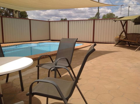 Charleville Waltzing Matilda Motor Inn - Sydney 4u 2