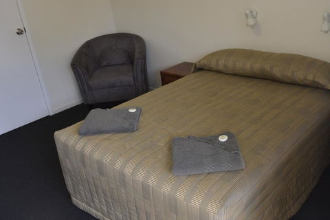 Charleville Waltzing Matilda Motor Inn - Sydney 4u 3