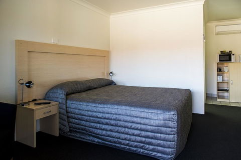 Cherry Blossom Motor Inn - Sydney 4u 1