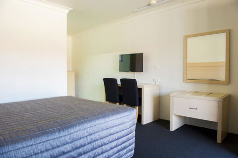 Cherry Blossom Motor Inn - Sydney 4u 3