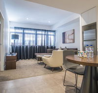 Chic  comfy 1 Bed home Silkari Suite Chdatswood - Sydney 4u