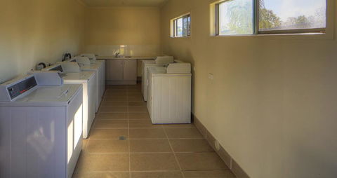 Chinchilla Motor Inn - Sydney 4u 1