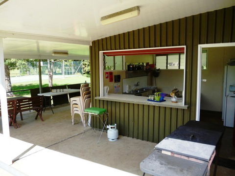 Christmas Creek CafÃ© & Cabins - Sydney 4u 1