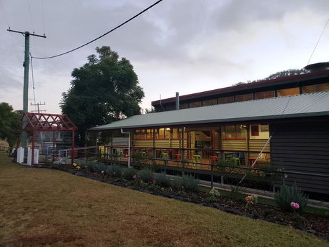 Christmas Creek CafÃ© & Cabins - Sydney 4u 0