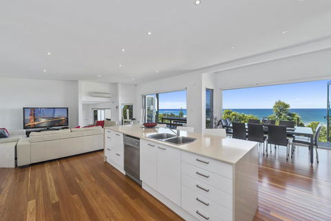 Cinque Terre Beach House - Sydney 4u 2