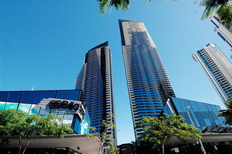 Circle On Cavill - HR Surfers Paradise - Accommodation Sydney 1