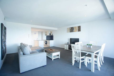 Circle On Cavill - Private Apartments - Accommodation Sydney 1