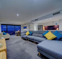 Circle on Cavill 37th Floor Ocean and River Views - Accommodation Sydney