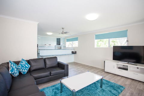 City Beach Holiday House - Sydney 4u 2
