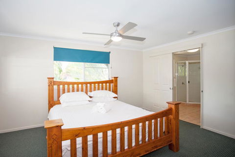 City Beach Holiday House - Sydney 4u 3