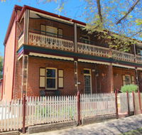Classic Old Style House - Sydney 4u