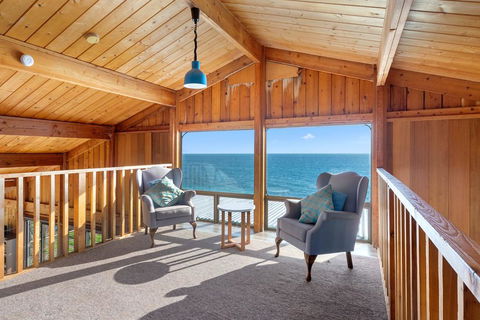 Cliffs End Beach Shack - 105 Gold Coast Drive, Carrickalinga - Sydney 4u 1