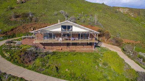 Cliffs End Beach Shack - 105 Gold Coast Drive, Carrickalinga - Sydney 4u 3