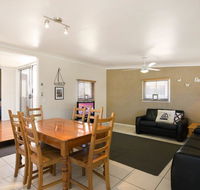 Close to Water Restaurants and Clubs Toorbul St Bongaree - Sydney 4u