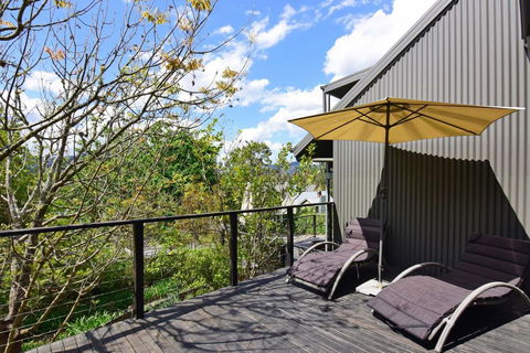 Cloudsong Chalet 2 - Close To The Village Centre! - Sydney 4u 1