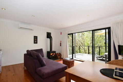 Cloudsong Chalet 2 - Close To The Village Centre! - Sydney 4u 3