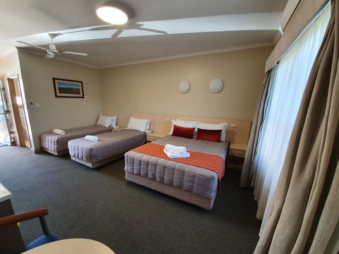 Club Motor Inn - Sydney 4u 2