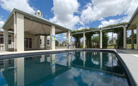 Coachmans Inn Warwick - Sydney 4u 0