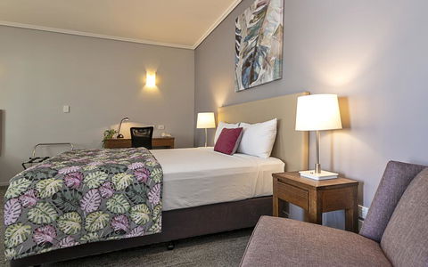 Coachmans Inn Warwick - Sydney 4u 1