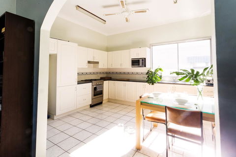Coal D' Vine Cottage - Cessnock NSW - Sydney 4u 0