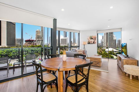Coastal Apartment With Balcony, Parking And Pool - Accommodation Sydney 0