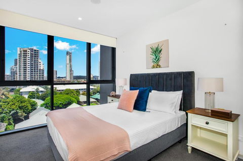Coastal Apartment With Balcony, Parking And Pool - Accommodation Sydney 3