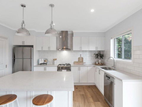 Coastal Luxury Retreat - Sydney 4u 3